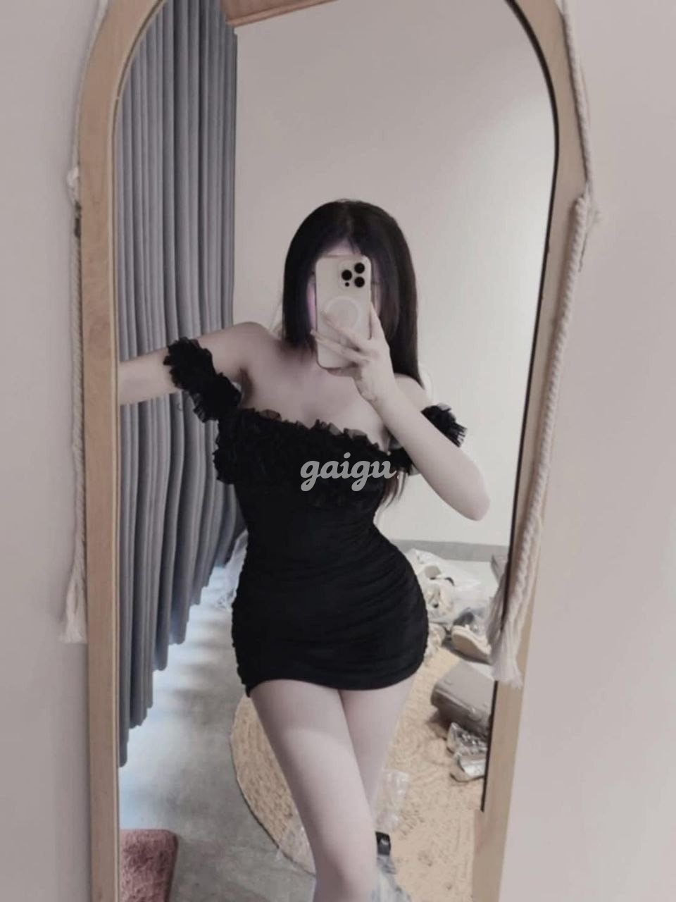 NGÂN LINH , XINH ĐẸP LẦN ĐẦU TIÊN XUẤT HIỆN