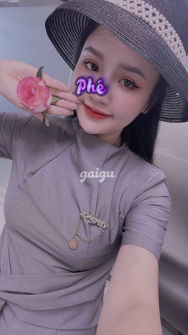 Lyna – Hotgirl – Dáng đẹp vú to mới lên sóng