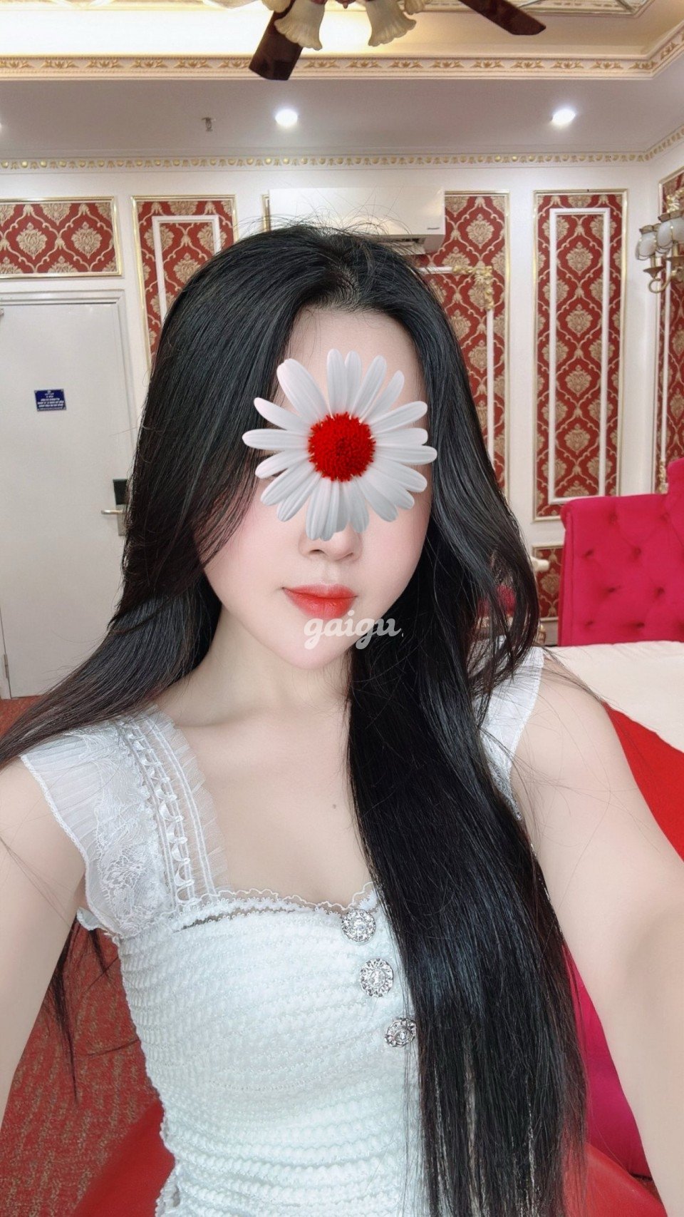 NEW YẾN NHI – XINH ĐẸP DỊU ĐANG NHẸNNHANGF TÌNH CẢM.