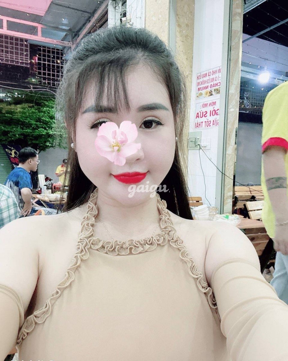 Bé dâu tây – mới vào nghề xinh dâm chiều khách như ny