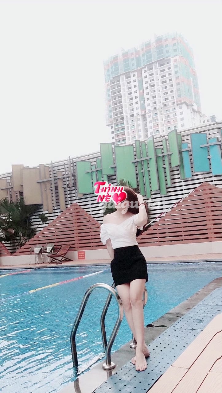 Ly Ly Trần. Thoang thã thướt tha siêu phẫm là đây.